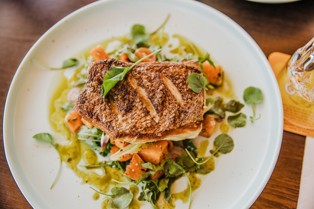 waterfront seafood restaurant airlie beach